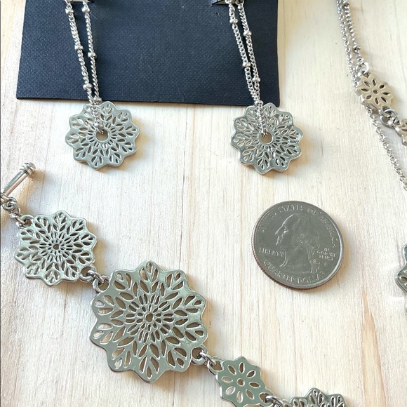 Cookie Lee flower dangle earrings, 2 long necklaces, bracelet set silver - Picture 2 of 5